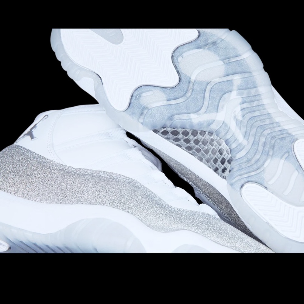 Air Jordan 11 Retro Vast Grey White Metallic Silver Women’s 7.5 NWT - Picture 10 of 16
